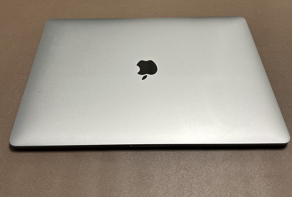 MacBook Pro 15-inch 512GB SSD 16GB RAM 2.9GHz Core i7 model 2017 Space grey Ventura