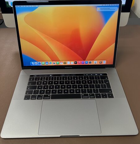 MacBook Pro 15-inch 512GB SSD 16GB RAM 2.9GHz Core i7 model 2017 Space grey Ventura